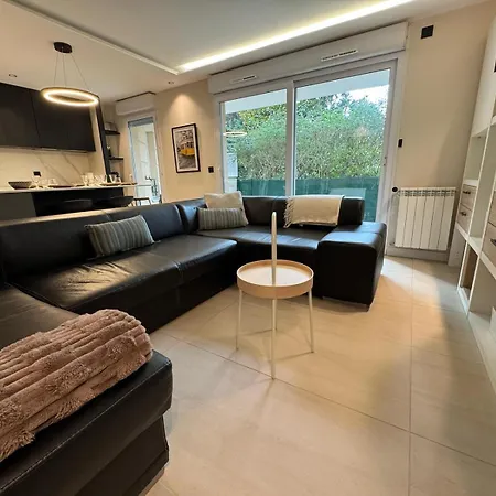 Modern T3 Renovated With New Pool Terrace And Box