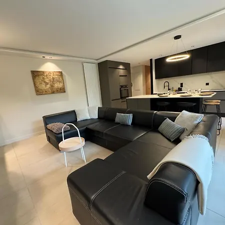 Apartment Modern T3 Renovated With New Pool Terrace And Box