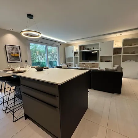 Apartment Modern T3 Renovated With New Pool Terrace And Box *