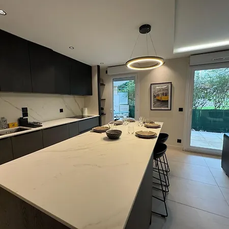 Modern T3 Renovated With New Pool Terrace And Box Apartment Ecully